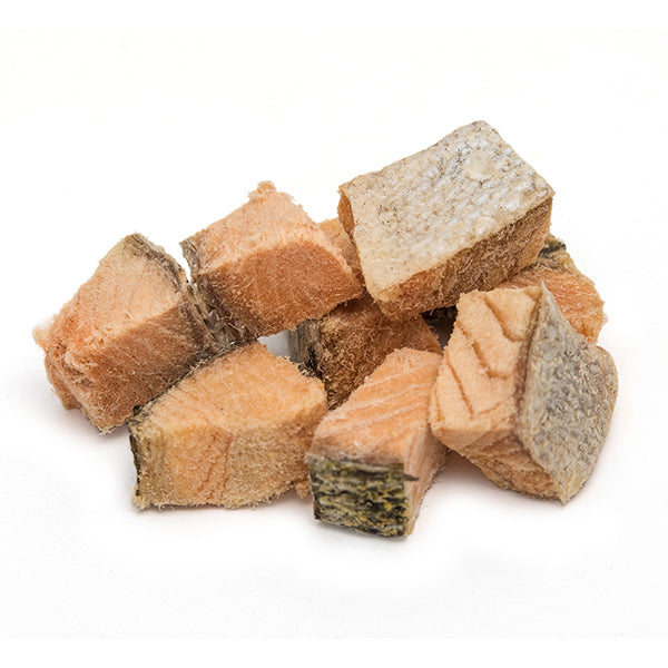 PetWell Freeze Dried Diced Salmon Fillets Treats for Dogs and Cats 80g